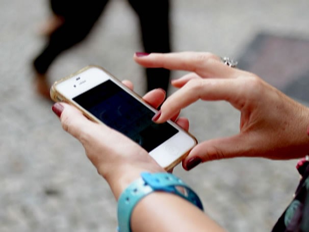 0109-cotidiano-telefonecelular