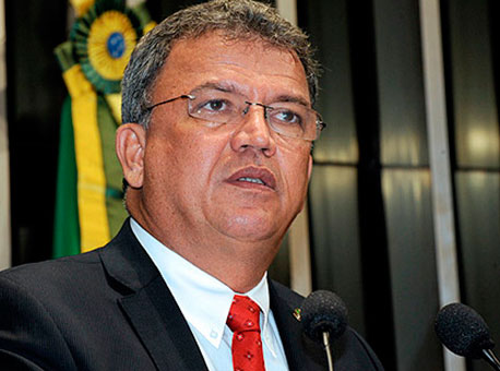 0409-politica-petecao