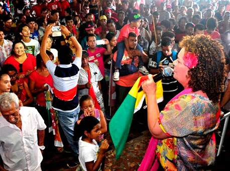 0609-politica-perpetua