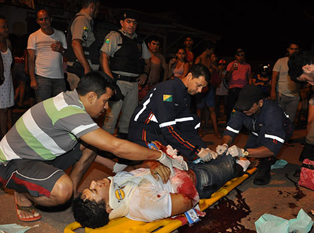 0809-policia-acidentecarromoto