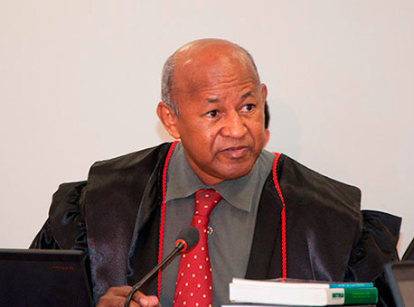 1109-politica-samoelevangelista