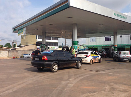 0310-politica-requisicaogasolina-agazetanet