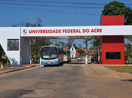 1310-cotidiano-educacaoadistancia-cleriston