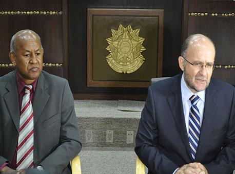 2610-politica-coletivatre-taianelima