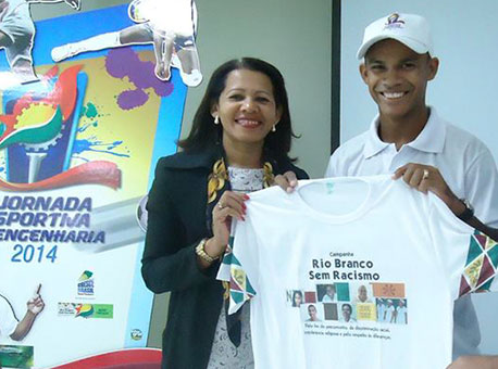 2810-politica-luciaribeiro-divulgacao