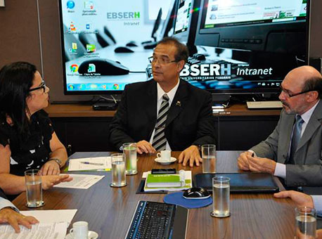 3110-politica-hospitaisuniversitarios-ufac