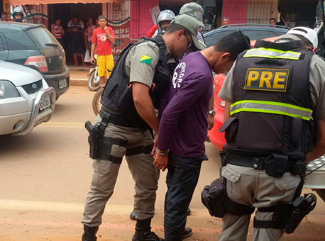 060115-policia-tirosnabaixada-cedida
