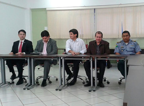 060215-policia-coletivaseguranca-taianelima2