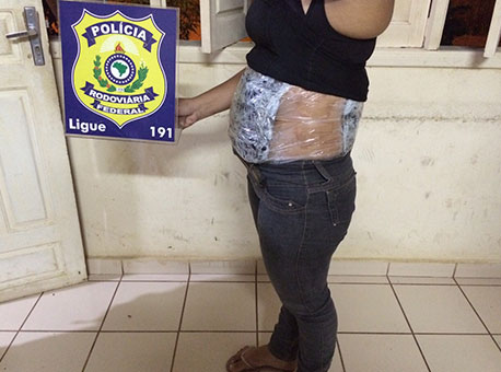 110315-policia-cocaina-cedida