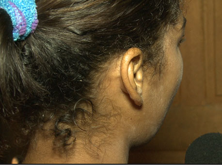 100415-policia-familiadecolonos-tvgazeta2