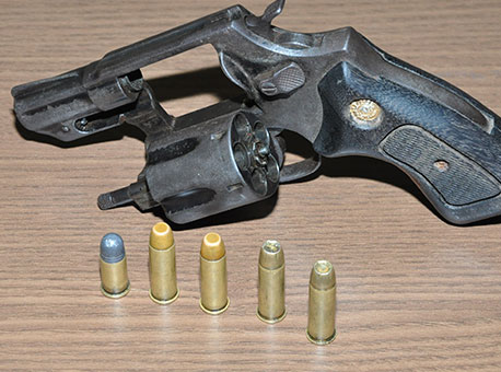 150415-policia-revolver-cleriston