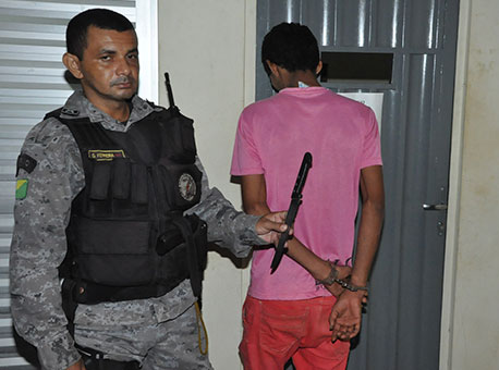 070515-policia-facanaescola-cleriston