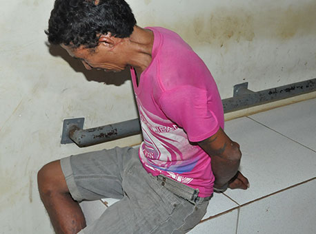 110515-policia-ameacaaidosa-cleriston