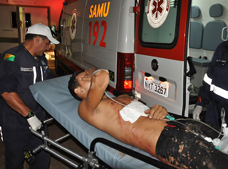 140515-policia-esfaqueado-cleriston