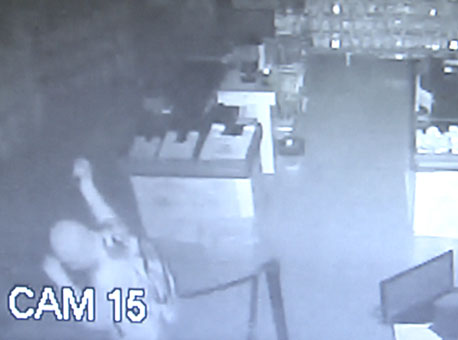 110815-policia-assaltantecaixaeletronico-cedida