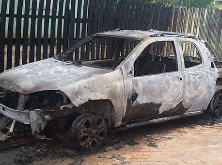 110815-policia-carroincendiado-blogdoaccyoli