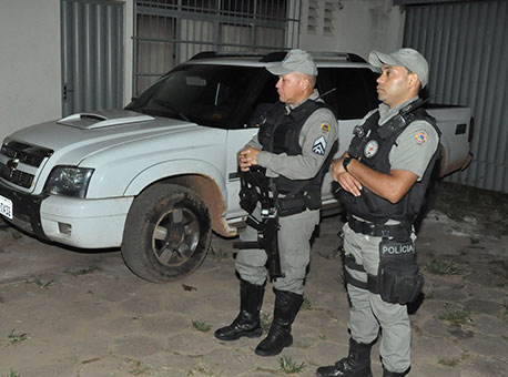 080915-policia-caminhoneteabandonada-cleriston
