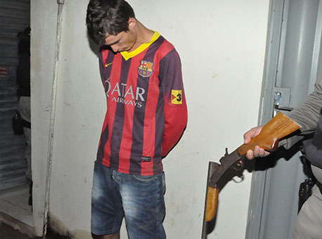 061015-policia-armaapreendida-cleriston