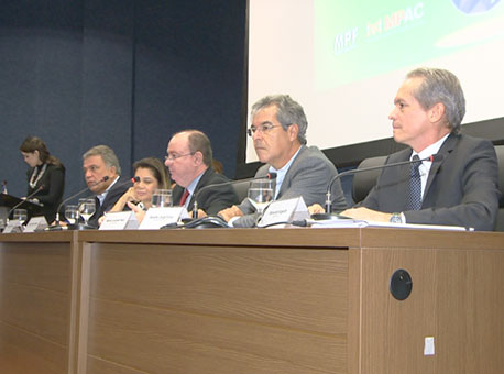 100616-politica-pecdebate-tvgazeta