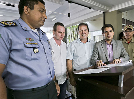 290616-policia-entregaequipamentos-agenciadenoticiasdoacre