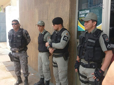 021016-politica-policiais-taianelima