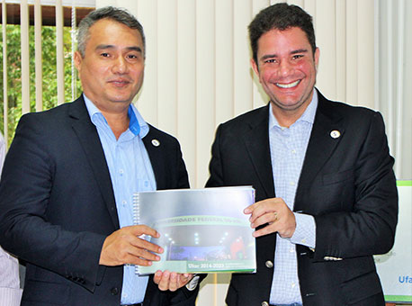 041116-politica-gladsoncameli-assessoria2