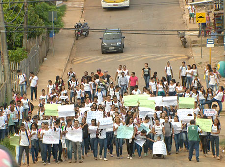 071116-politica-protestoseguranca-tvgazeta