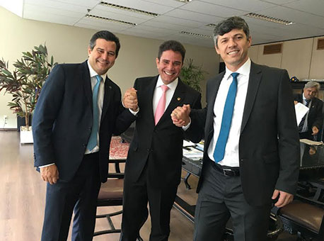111116-politica-gladsoncameli-assessoria