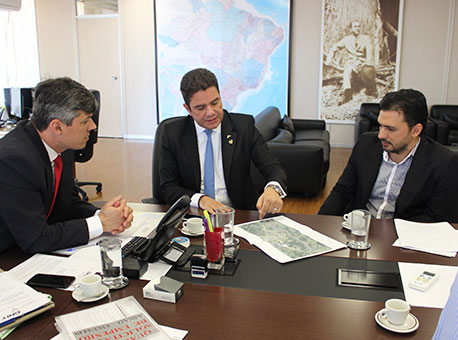 151116-politica-gladsoncameli-assessoria