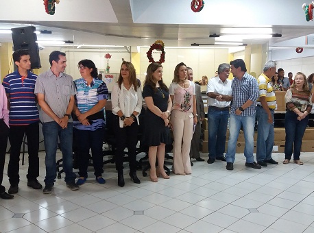 131216-política-entregadequip