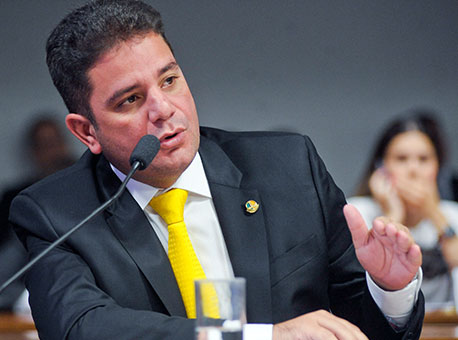 131216-politica-gladsoncameli-assessoriaparlamentar