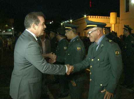090517-politica-governadorformaturapolicial-tvgazeta