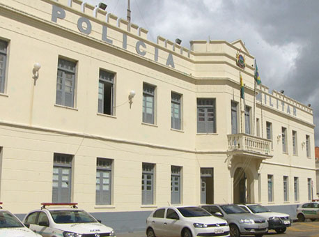 100417-policia-quartelpm-tvgazeta