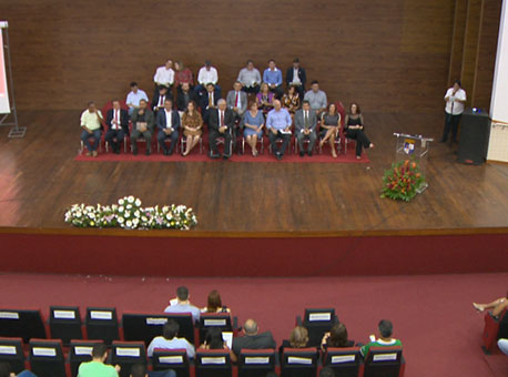 190517-politica-triplicehelice-tvgazeta