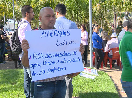 200617-politica-protestotrabalhadores-tvgazeta