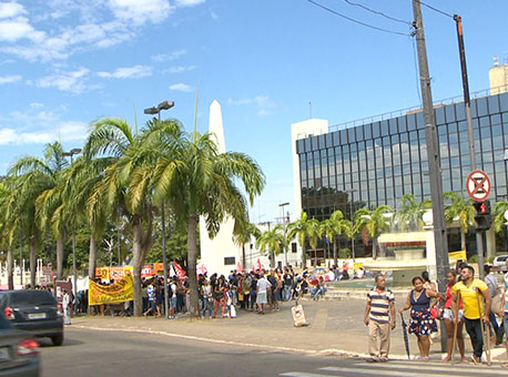 300617-politica-sindicatosprotesto-tvgazeta