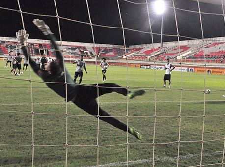 070218-esporte-goleiroatletico-cleriston
