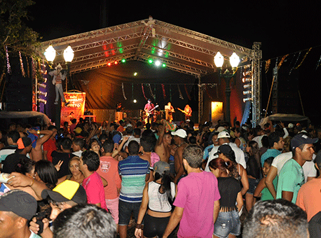 080218-politica-carnaval-cleriston