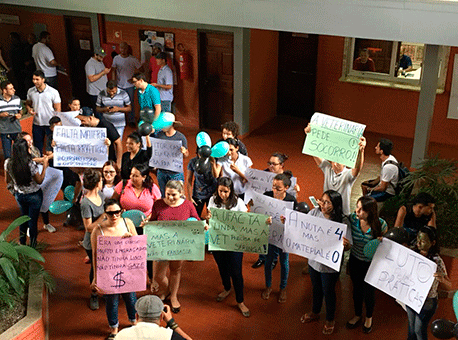 090218-politica-protestoufac-cedida
