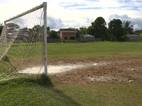 150218-esporte-campoalagado-tvgazeta