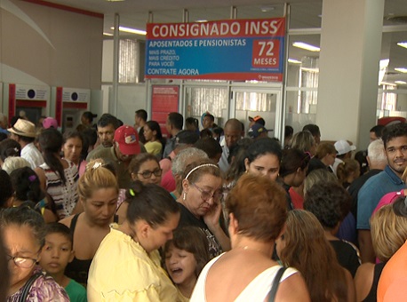 280218-politica-bancos-lotados