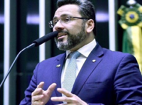 010318-politica-alan-dia-doencas-raras