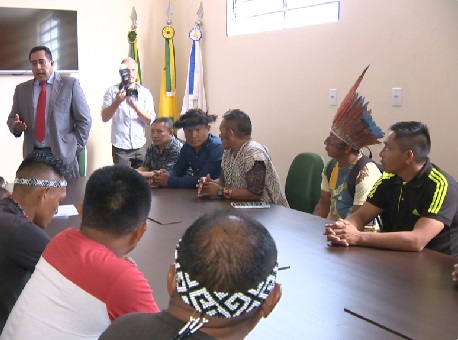 060318-politica-indigenas-cobram-investimentos