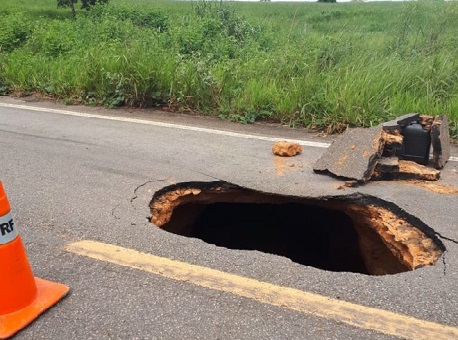 130318-cotidiano-cratera