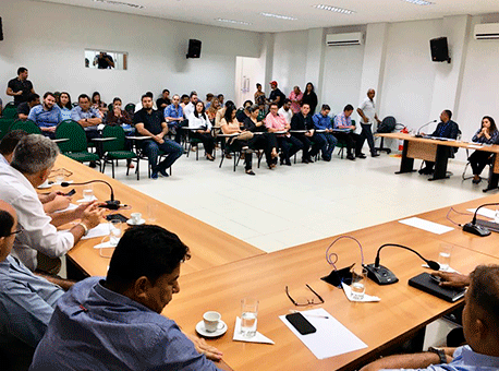 040518-politica-reuniaoamac-gislainevidal