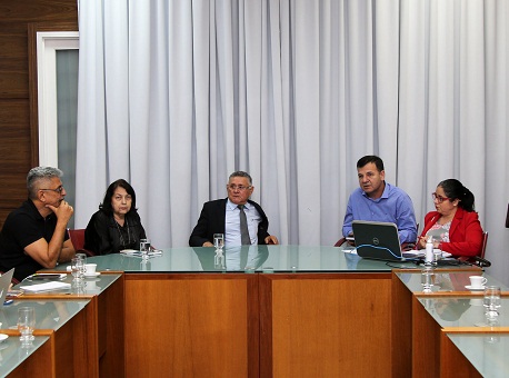 240518-politica-reuniao-supermercadistas