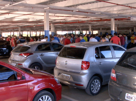 100718-politica-ubersprotesto-tvgazeta