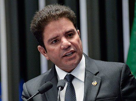 110718-politica-gladsoncameli-assessoriaparlamentar