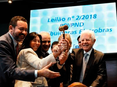 300818-politica-privatizacaoeletrobras-r7