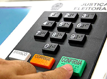 300818-politica-urnaeletronica-ascomtre